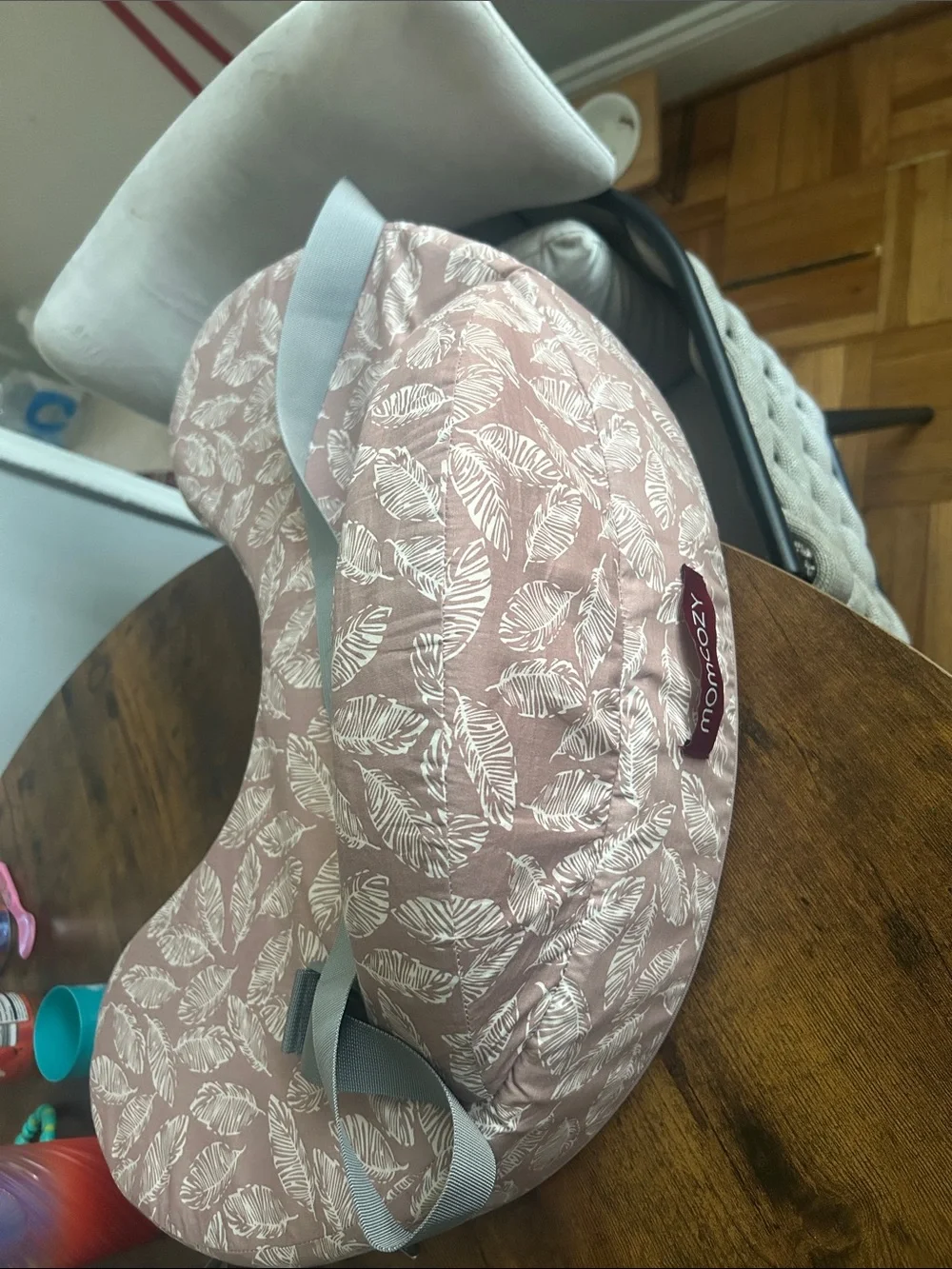 Feather-Print Nursing Pillow in Blush - Momcozy ( Only used twice )